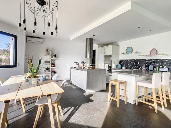 Ayguesvives (31450) Ayguesvives, villa de 2014, 7 pièces159 m2 env. avec piscine, garage et terrain de 1540m2.