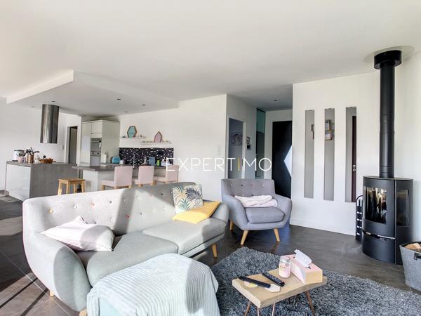 Ayguesvives (31450) Ayguesvives, villa de 2014, 7 pièces159 m2 env. avec piscine, garage et terrain de 1540m2.