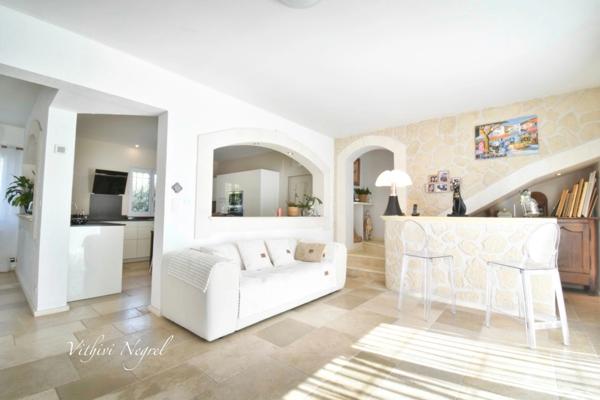 Maison à vendre 5 pièces MOURIES (13)