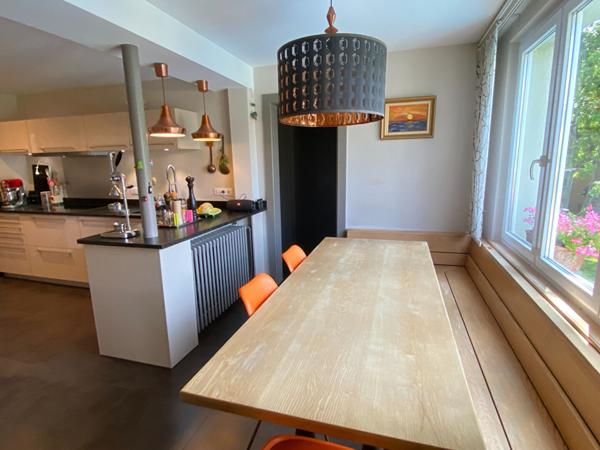 Maison - 8 pièces - 208 m²