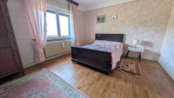 Maison - 7 pièces - 177 m²