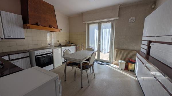 Maison - 7 pièces - 177 m²