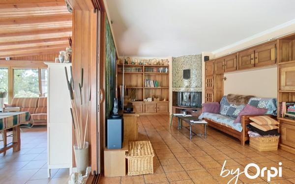 Maison à vendre    7 pièces •  Durdat-Larequille