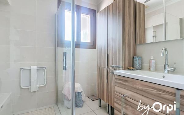 Maison à vendre    7 pièces •  Durdat-Larequille