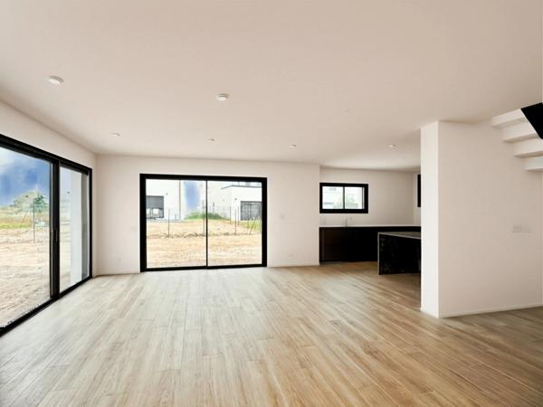 BRAIN SUR L'AUTHION : Magnifique maison contemporaine offrant 4 chambres, une vie de plain-pied, garage et jardin.