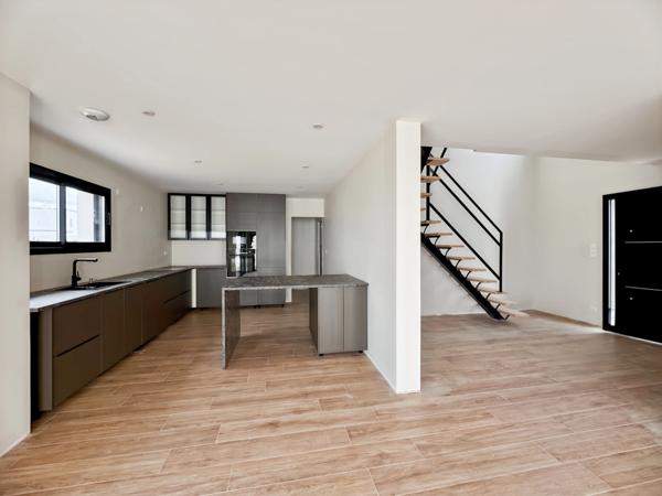 BRAIN SUR L'AUTHION : Magnifique maison contemporaine offrant 4 chambres, une vie de plain-pied, garage et jardin.