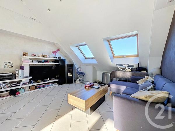 Appartement F3 à vendre  3 pièces - 86 m 2   MONTREUX CHATEAU  - 90