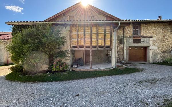 Maison à vendre    4 pièces • 106 m2 Saint-Étienne-de-Crossey