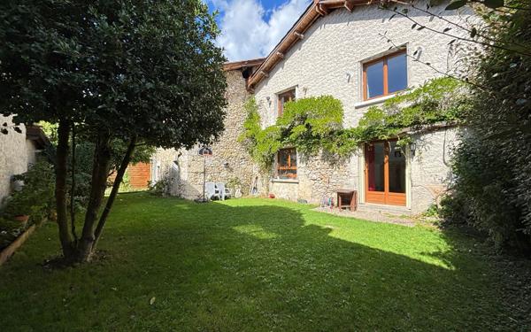 Maison à vendre    4 pièces • 106 m2 Saint-Étienne-de-Crossey