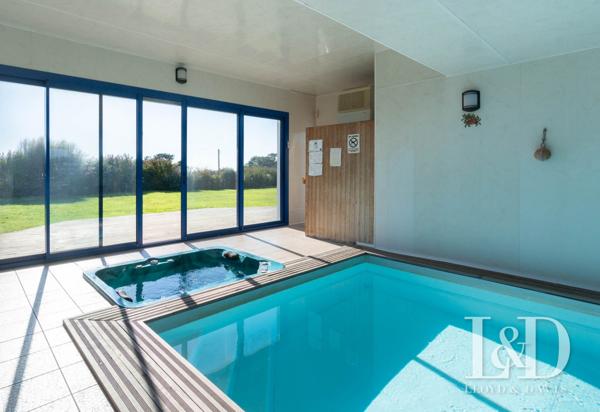 Maison Contemporaine avec piscine intérieure à Moëlan-sur-Mer