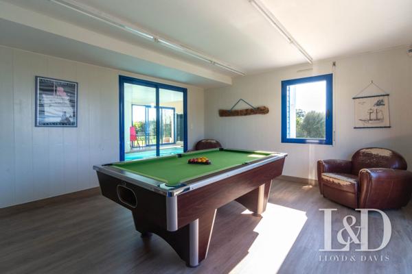 Maison Contemporaine avec piscine intérieure à Moëlan-sur-Mer