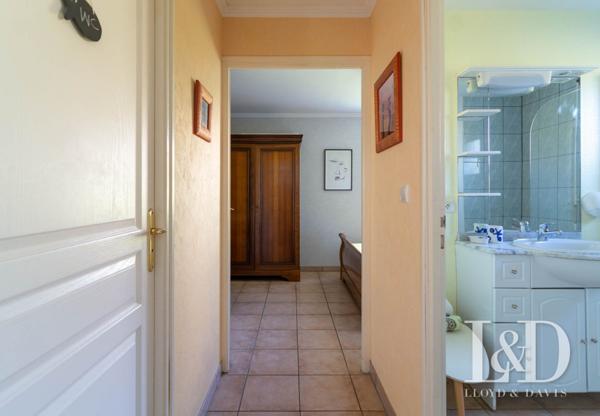 Maison Contemporaine avec piscine intérieure à Moëlan-sur-Mer