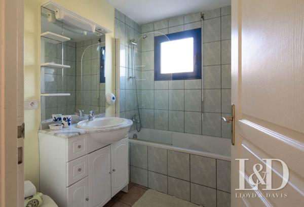 Maison Contemporaine avec piscine intérieure à Moëlan-sur-Mer