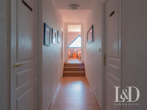 Maison Contemporaine avec piscine intérieure à Moëlan-sur-Mer