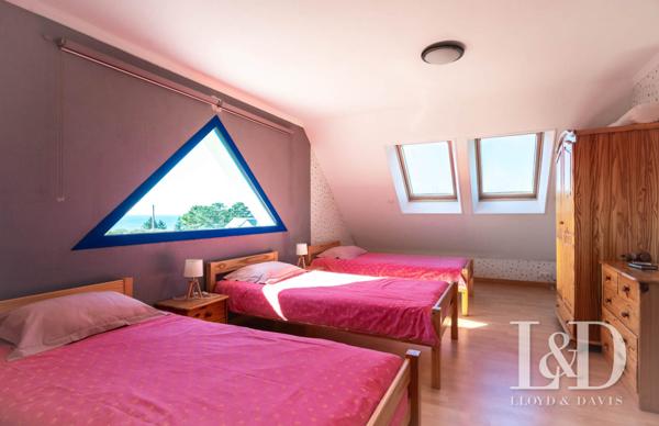 Maison Contemporaine avec piscine intérieure à Moëlan-sur-Mer