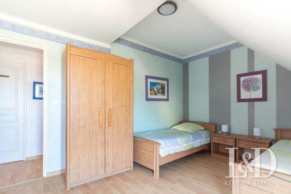 Maison Contemporaine avec piscine intérieure à Moëlan-sur-Mer