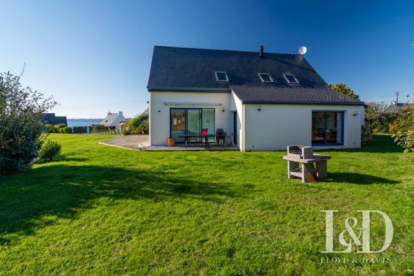 Maison Contemporaine avec piscine intérieure à Moëlan-sur-Mer