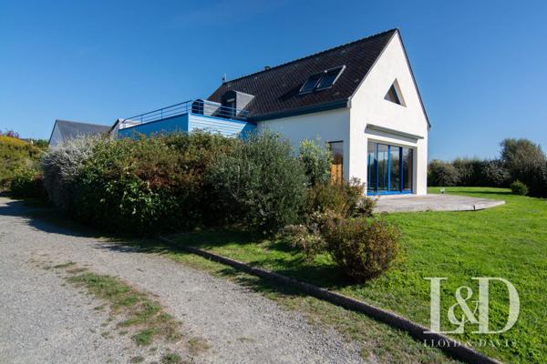 Maison Contemporaine avec piscine intérieure à Moëlan-sur-Mer
