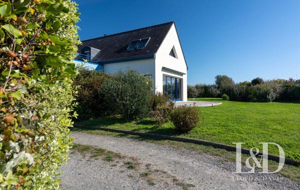 Maison Contemporaine avec piscine intérieure à Moëlan-sur-Mer