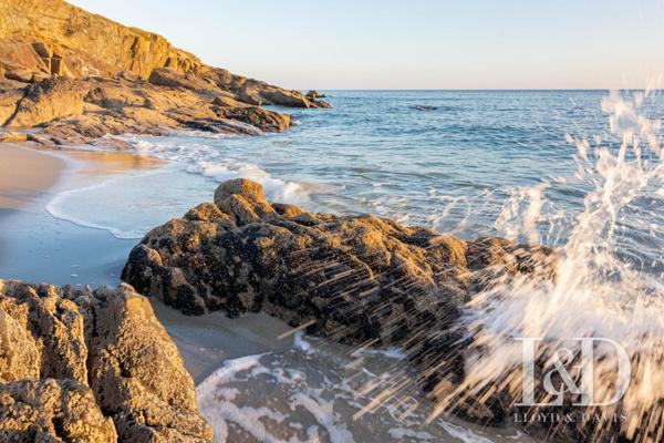 Maison Contemporaine avec piscine intérieure à Moëlan-sur-Mer