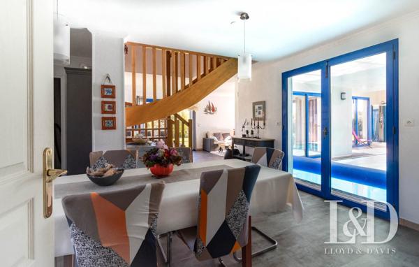 Maison Contemporaine avec piscine intérieure à Moëlan-sur-Mer