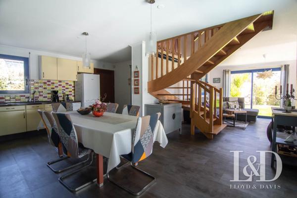 Maison Contemporaine avec piscine intérieure à Moëlan-sur-Mer