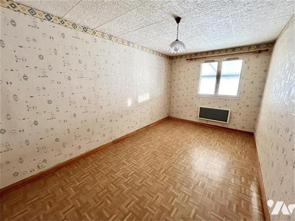 Pavillon 5 chambres sur 1391 m² de parcelle en campagne 