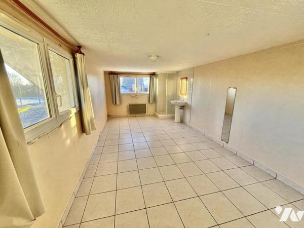 Pavillon 5 chambres sur 1391 m² de parcelle en campagne 