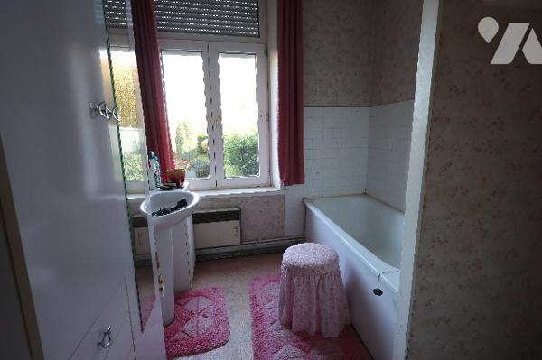 Exclusivité,
Immeuble à usage mixte professionnel et habitation - Idéalement situé.