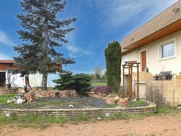 En Exclusivité Maison située à Riorges 7 pièces 187 m2, terrain 4500 m2