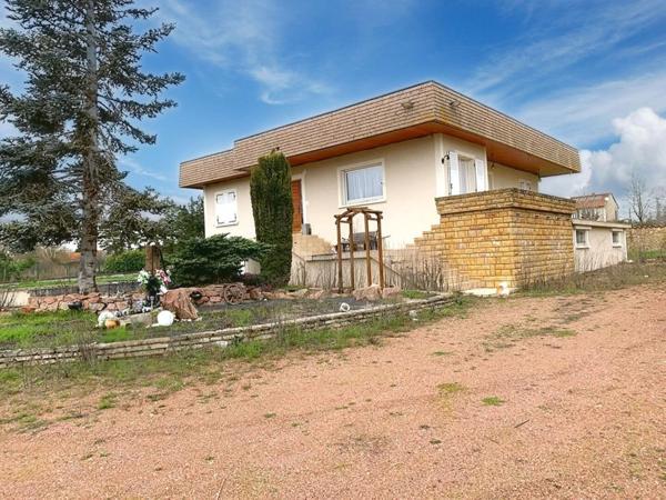 En Exclusivité Maison située à Riorges 7 pièces 187 m2, terrain 4500 m2