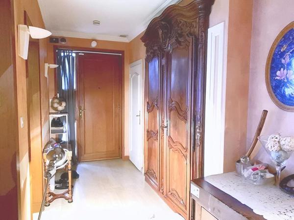 En Exclusivité Maison située à Riorges 7 pièces 187 m2, terrain 4500 m2