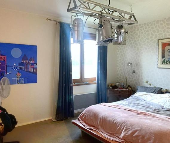 En Exclusivité Maison située à Riorges 7 pièces 187 m2, terrain 4500 m2