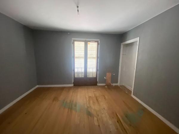 14170 St Pierre sur Dives Immeuble  ancien hôtel à rénover