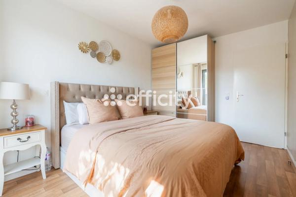 Appartement
         3 pièces
        - 64 m² 310 000 € *