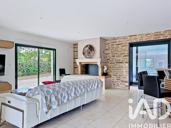 Maison à vendre 6 pièces 241 m² Chemillé-en-Anjou