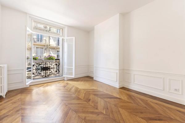 Appartement Paris 8 e - Triangle d'Or