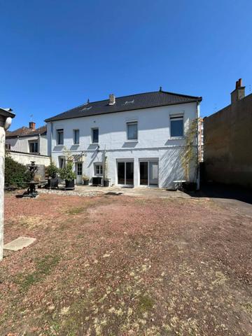 RARE : DEMEURE DE CARACTÈRE + TERRAIN CONSTRUCTIBLE