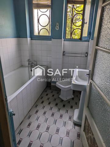 Maison de 150 m2 sur terrain  2800m2 constructible