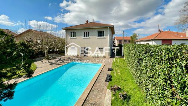 MAISON COSSUE DE 169 m2 SUR TERRAIN DE 821 m2, AVEC PICSINE, A DECOUVRIR SANS ATTENDRE