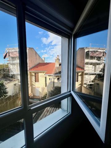 Cenon  Limite Bordeaux  Studio meublé de 31.58 m²  Résidence de 2015  Libre doccupation