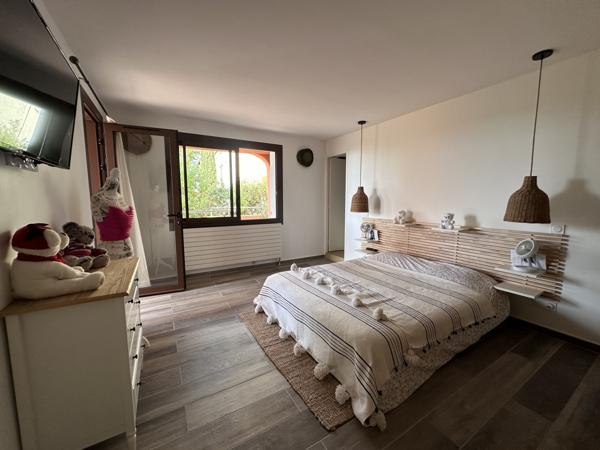 Hyères (83400) Villa vue mer avec piscine au Mont des Oiseaux