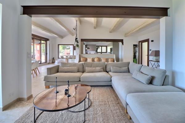 Hyères (83400) Villa vue mer avec piscine au Mont des Oiseaux