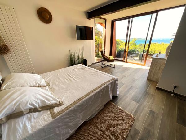 Hyères (83400) Villa vue mer avec piscine au Mont des Oiseaux