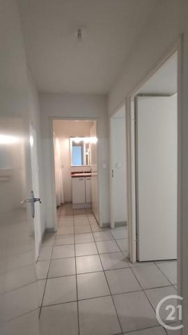 Appartement F3 à vendre  3 pièces - 58,31 m 2   SAINTES  - 17