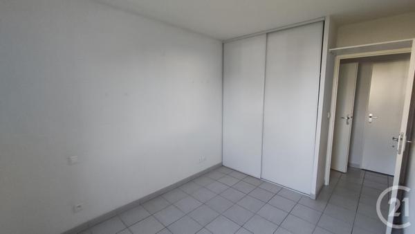 Appartement F3 à vendre  3 pièces - 58,31 m 2   SAINTES  - 17