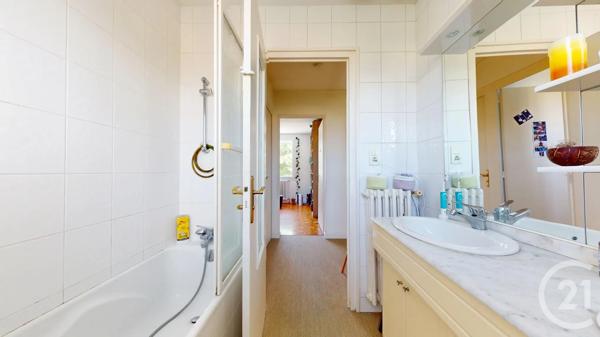 Maison à vendre  6 pièces - 133,96 m 2   ST HERBLAIN  - 44