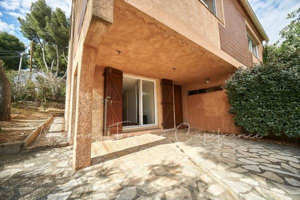Vue mer, calme et jardin à Bandol – T4 en triplex de 95 m² Carrez