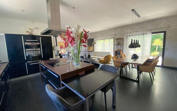 Maison à vendre    4 pièces •  Saint-André-de-Roquepertuis