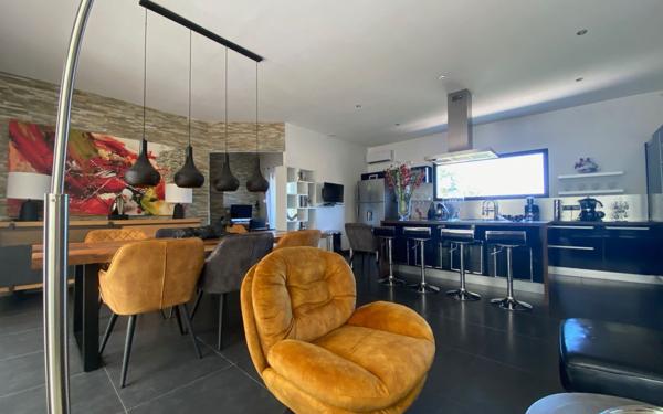 Maison à vendre    4 pièces •  Saint-André-de-Roquepertuis